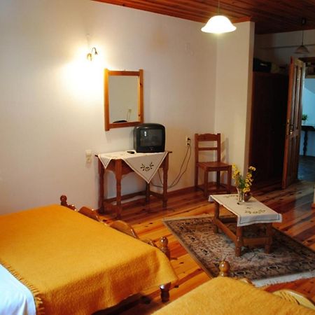 Hotel Kaiti Папигко Екстериор снимка