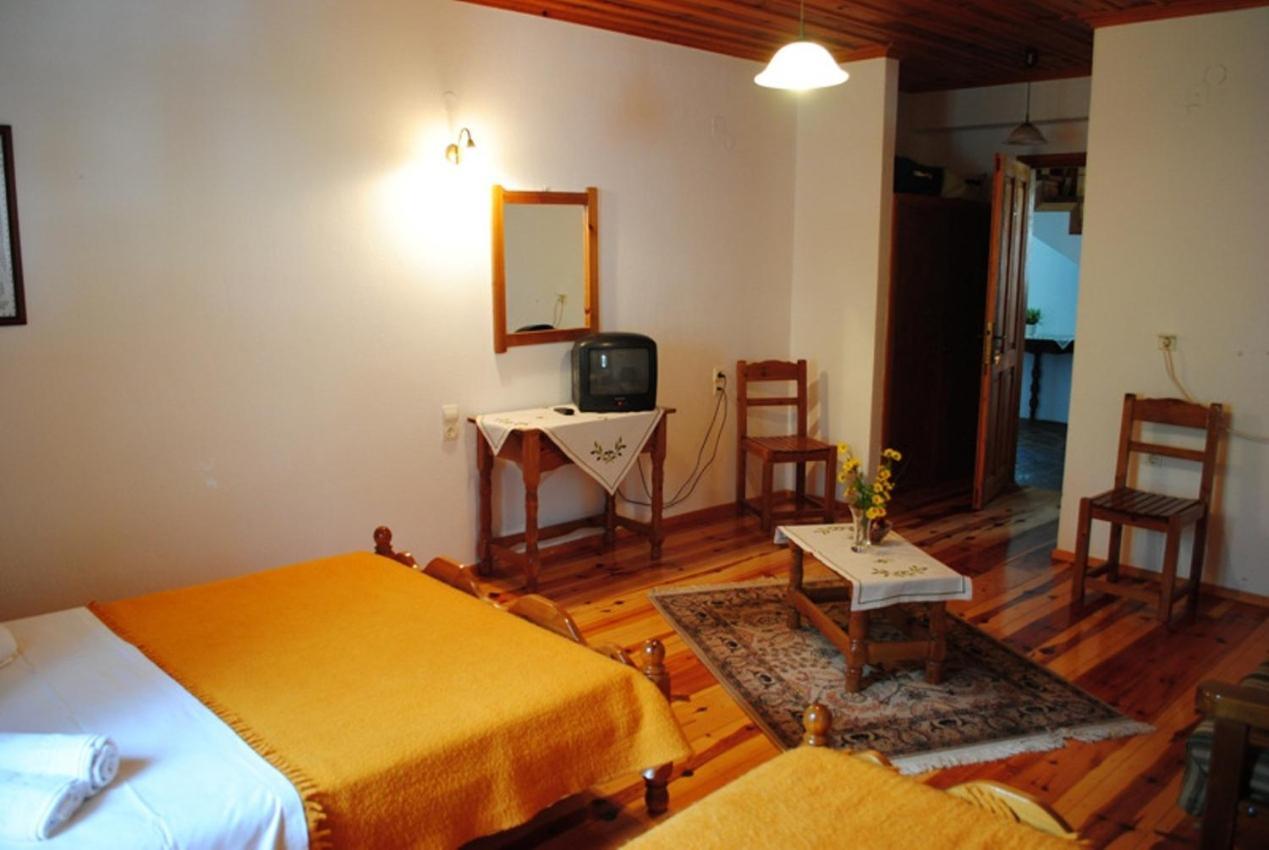 Hotel Kaiti Папигко Екстериор снимка
