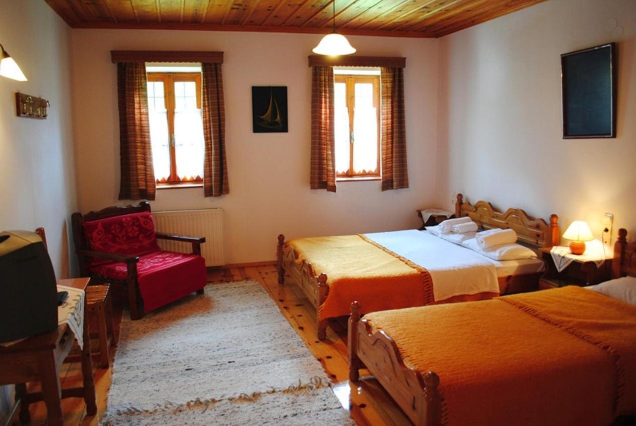 Hotel Kaiti Папигко Екстериор снимка