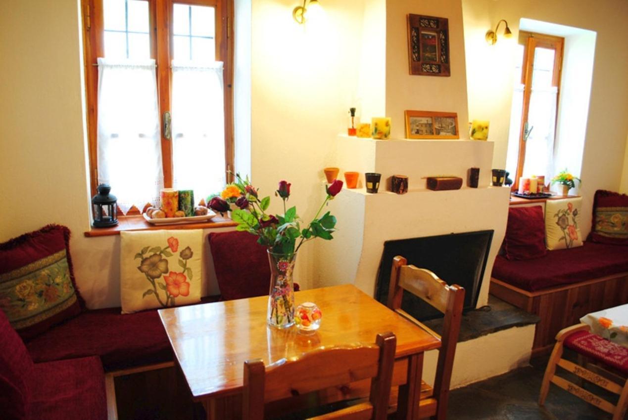 Hotel Kaiti Папигко Екстериор снимка
